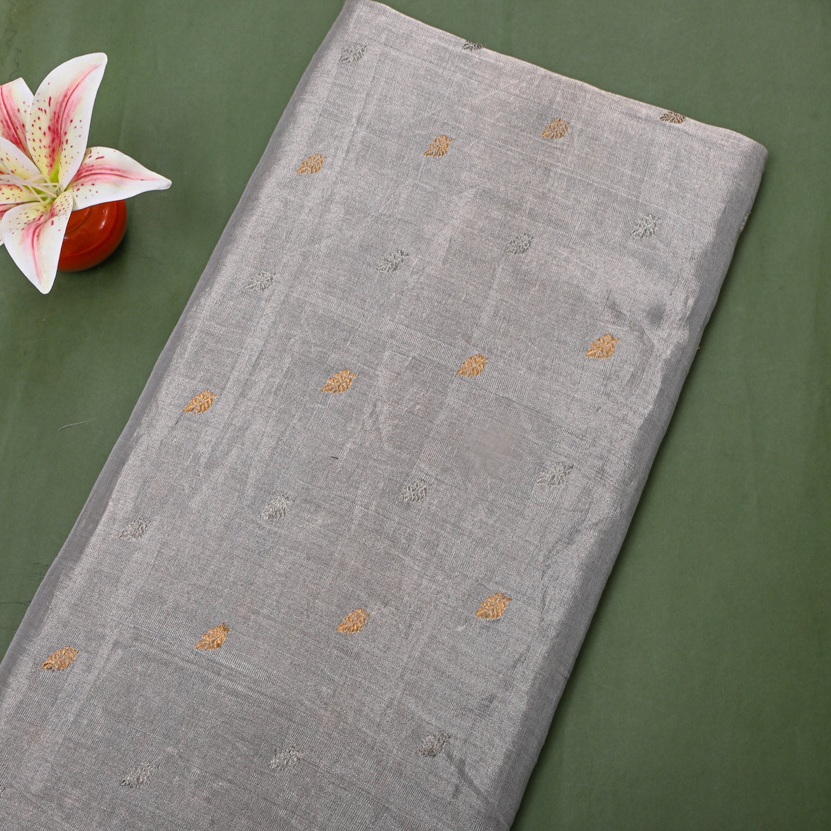 Fog Dual Tone Zari Leaf Butti Self Weave Jamawar Silk Fabric