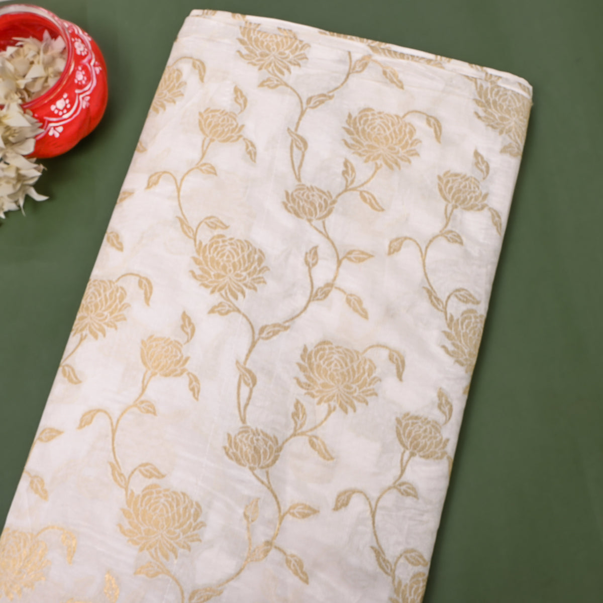 Alabaster Gold Zari Floral Vine Jaal Self Weave Jamawar Silk Fabric