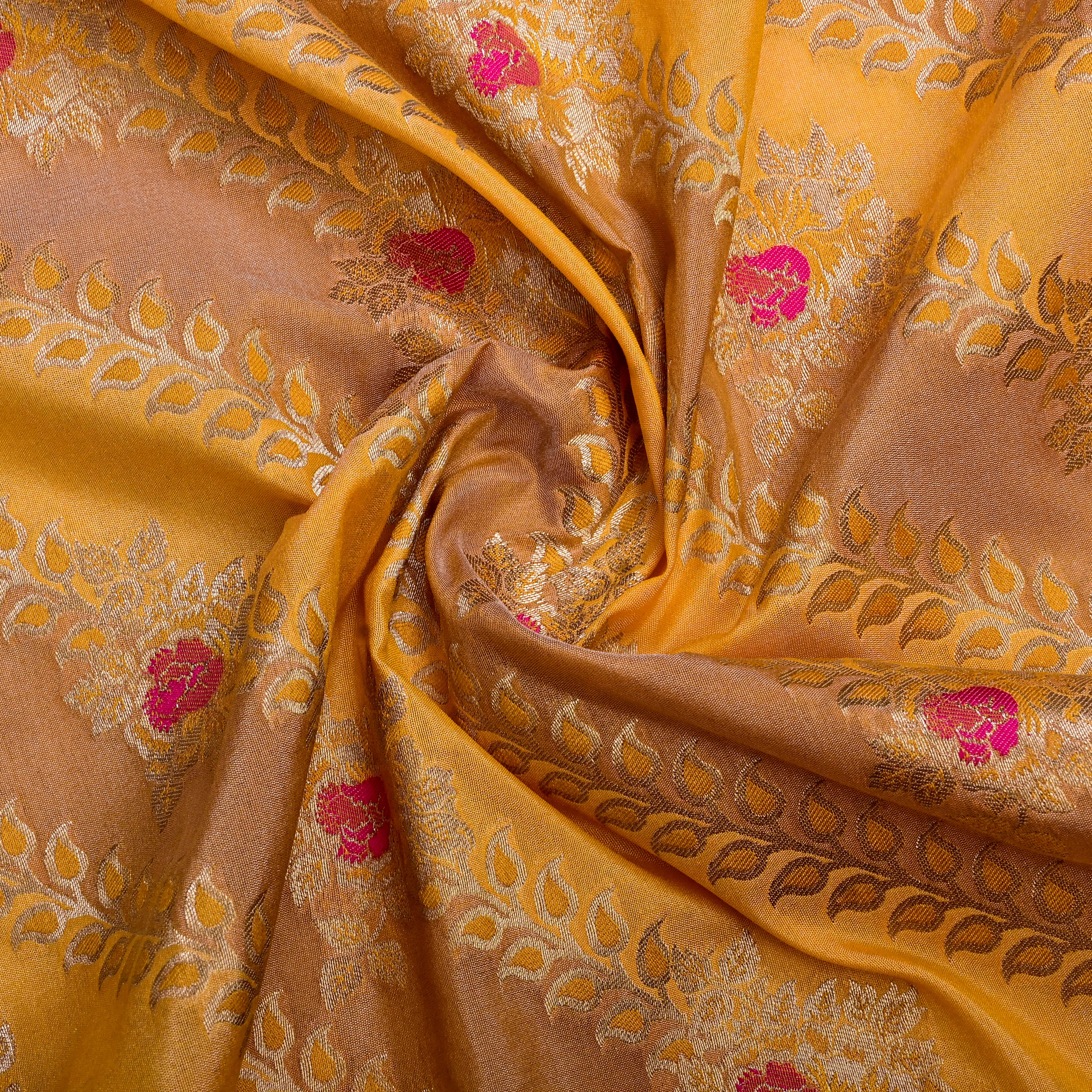 Dual Colour Banarasi Fabric With Leheriya Pattern
