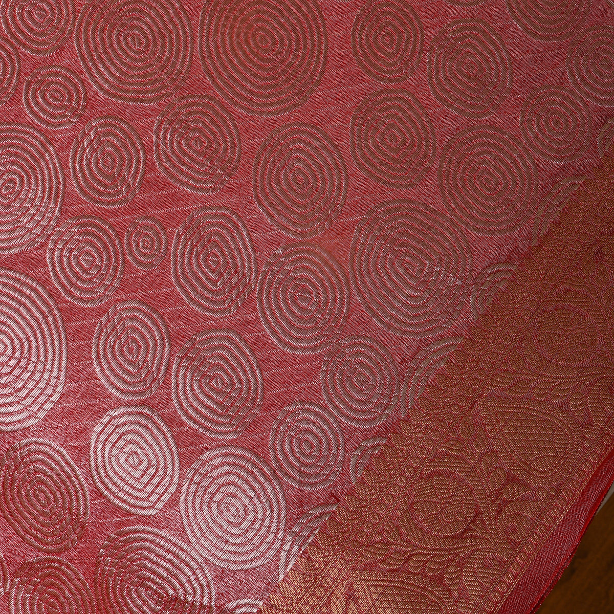 Guava Dual Tone Zari Spiral Geometric Self Weave Jamawar Silk Fabric