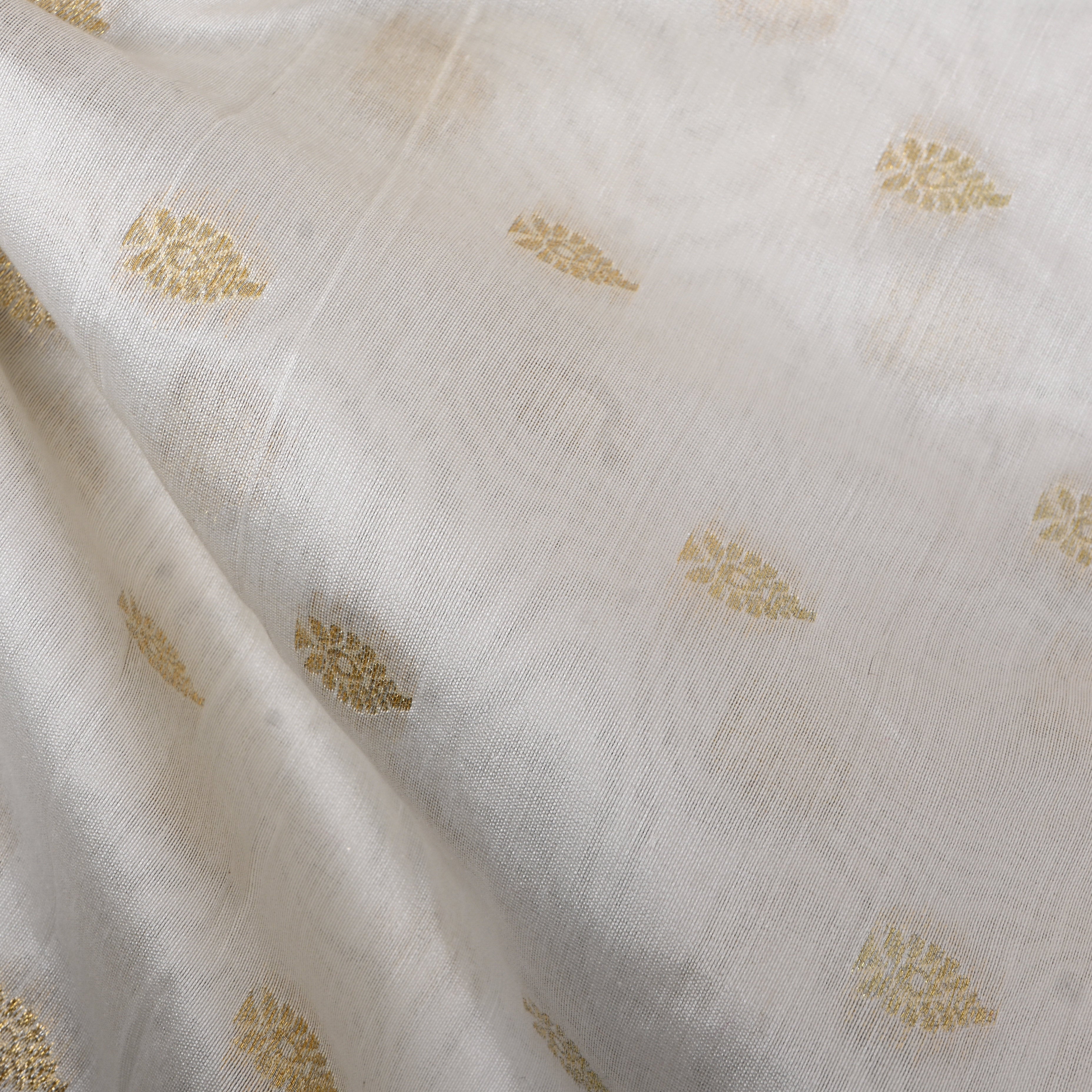 White Golden Paisley Butti Jamawar Silk