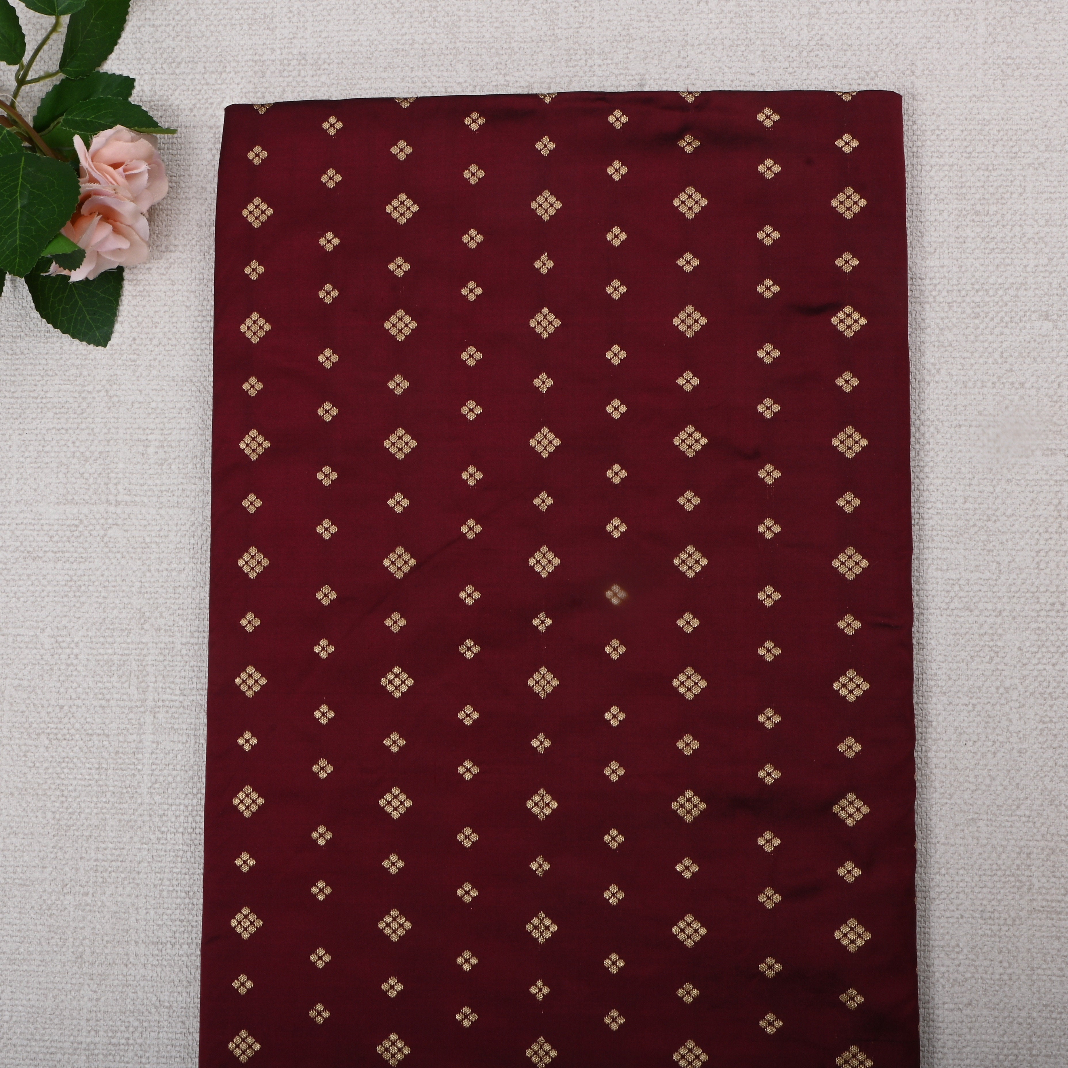 Bulgarian Rose Jamawar Silk Fabric With Butti'S