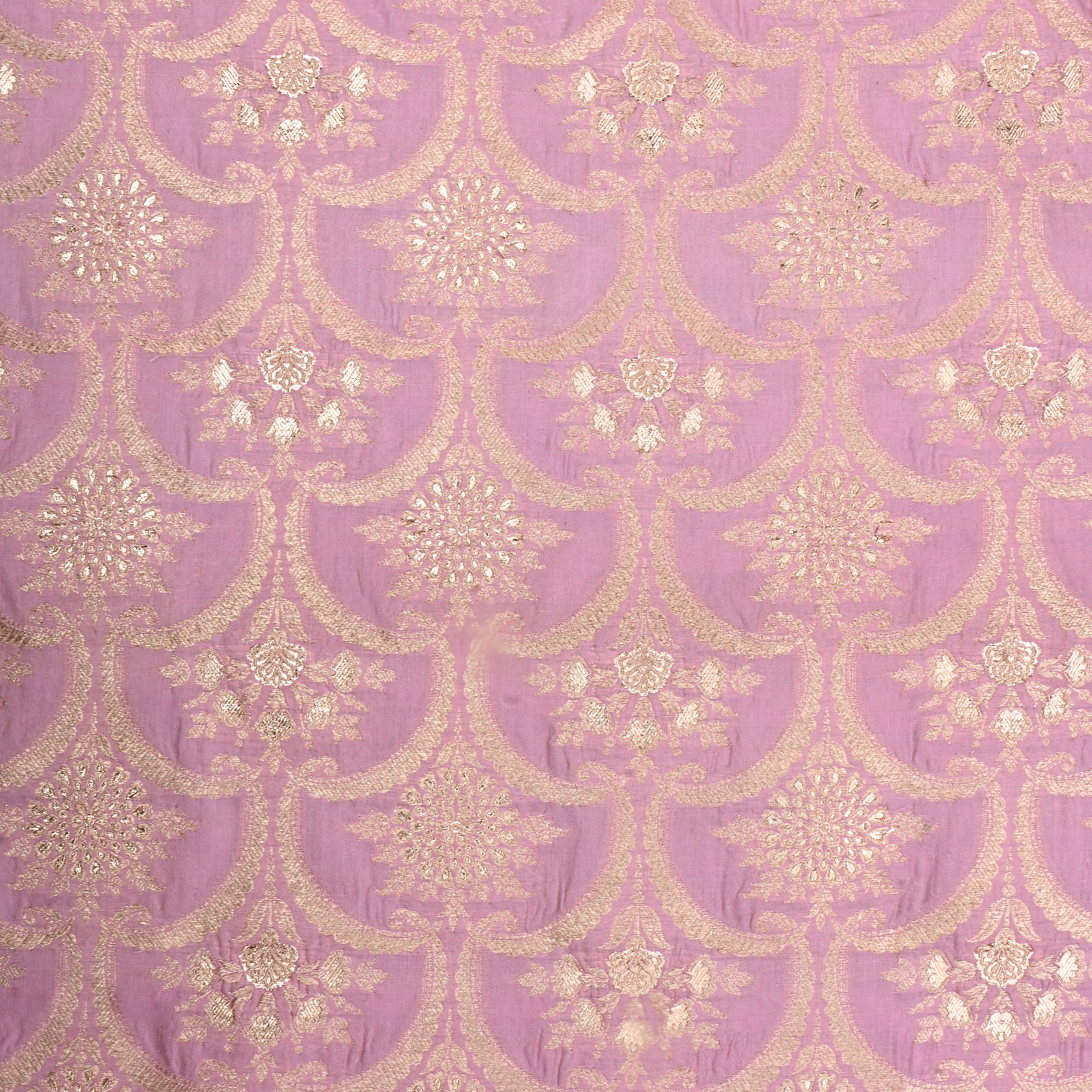 Faded Pink Jamawar Silk Fabric With Scallop Design