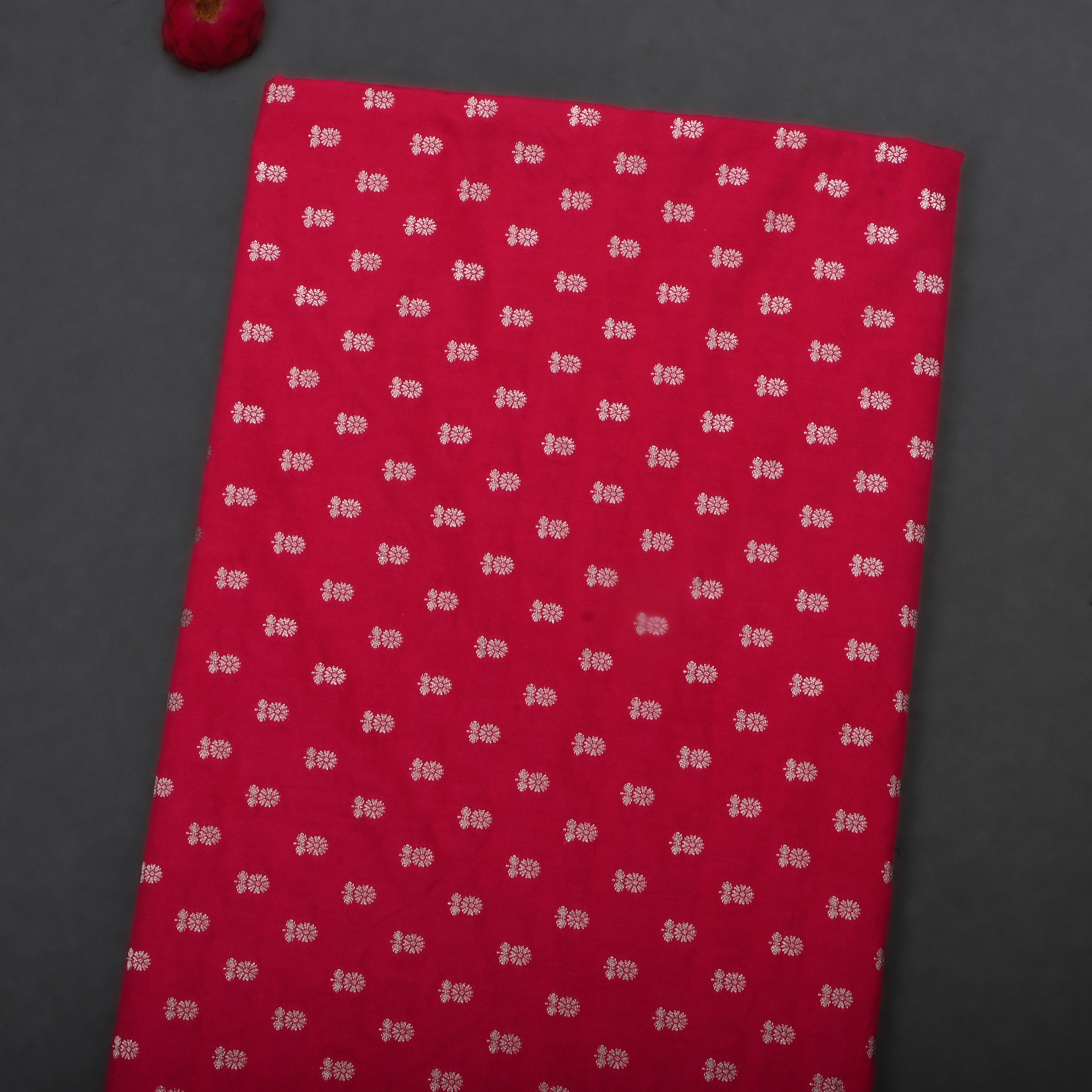 Shiraz Pinkish Red Jamawar Silk Fabric With Floral Butti'S