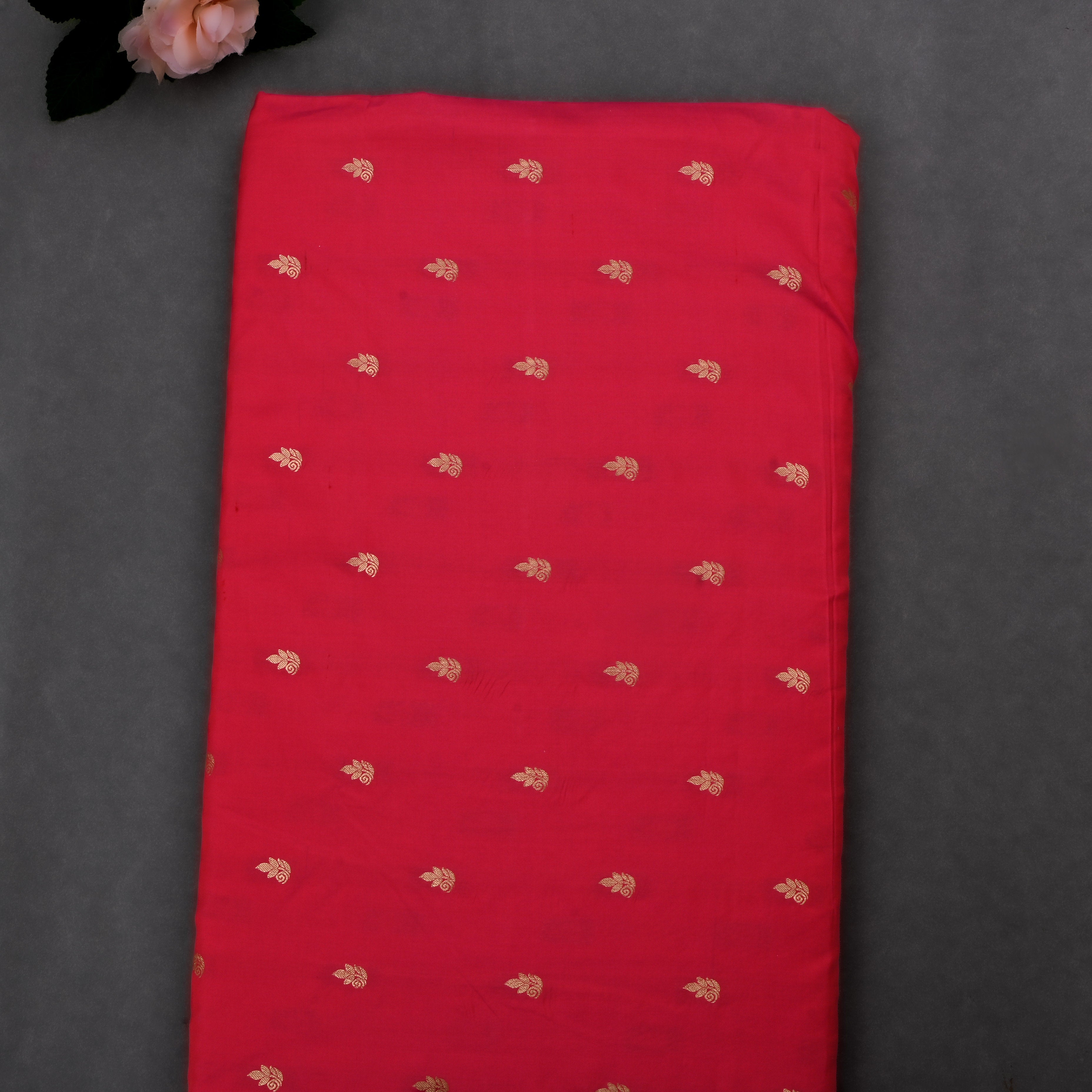 Shiraz Pinkish Red Jamawar Silk Fabric With Floral Butti'S