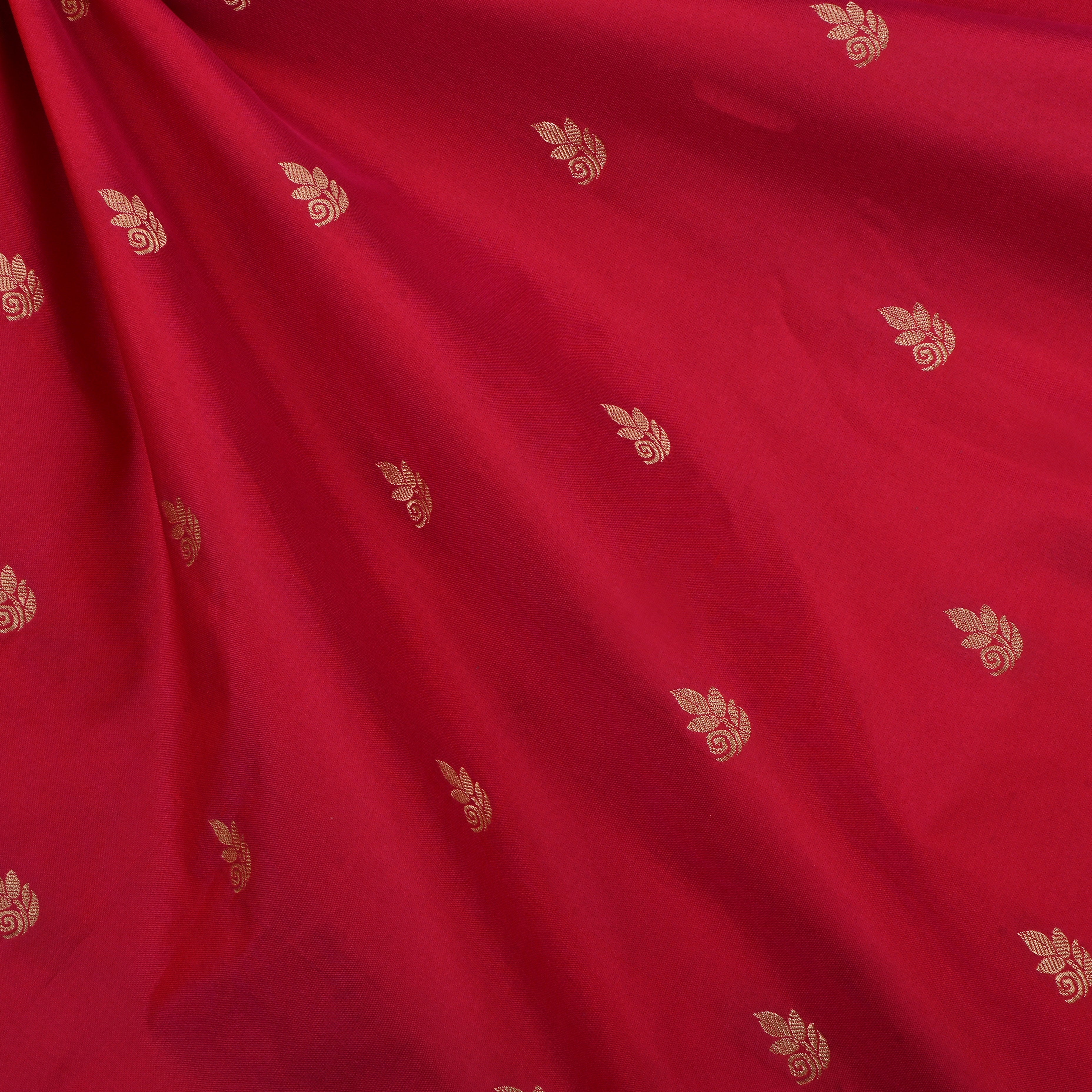 Shiraz Pinkish Red Jamawar Silk Fabric With Floral Butti'S