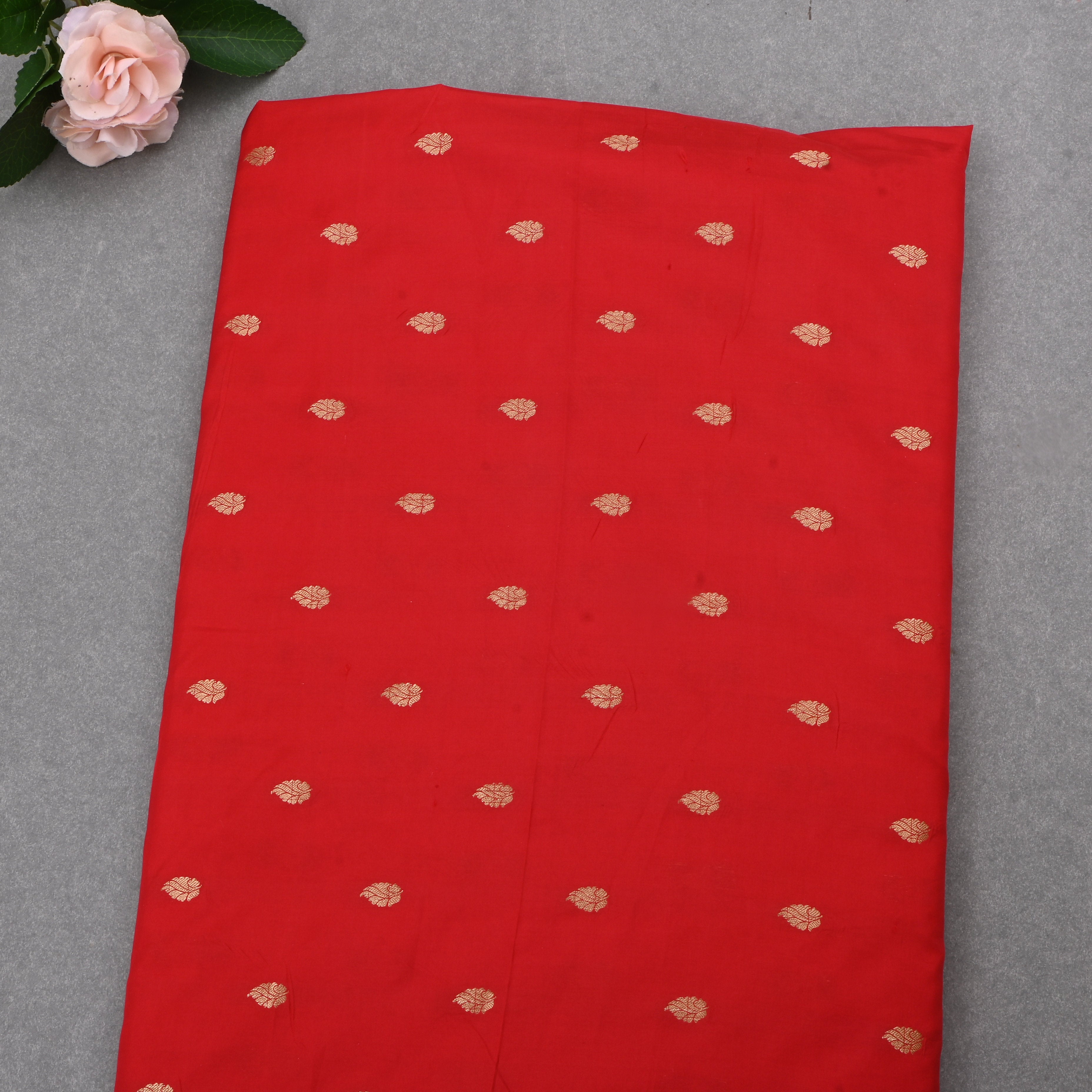 Chilli Pepper Red Jamawar Silk Fabric With Butti'S