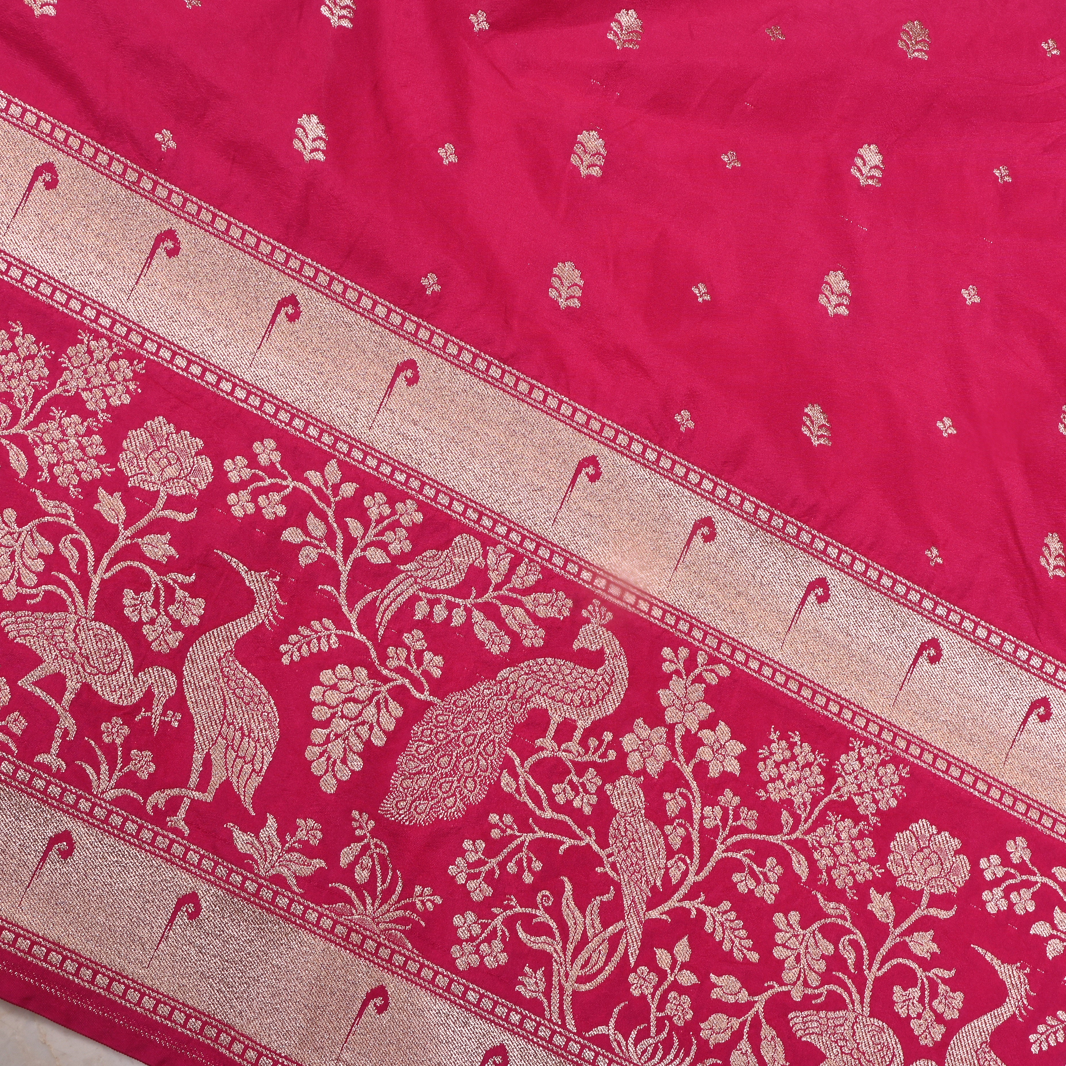 Pink Floral Butti Jamawar Silk Fabric