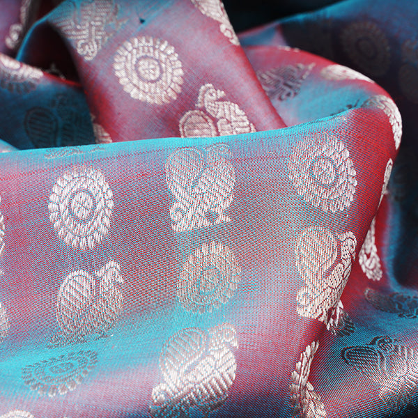 Dual Toned Kanjivaram Silk Handloom Fabric With Floral Motifs