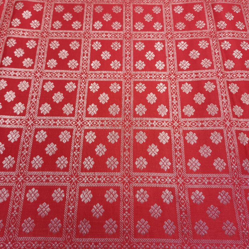 Red Kanjivaram Pattu Fabric With Floral Motifs